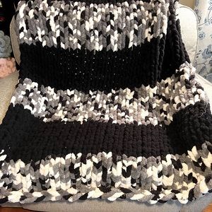 Handmade custom throws, rugs, baby mats & pillows.